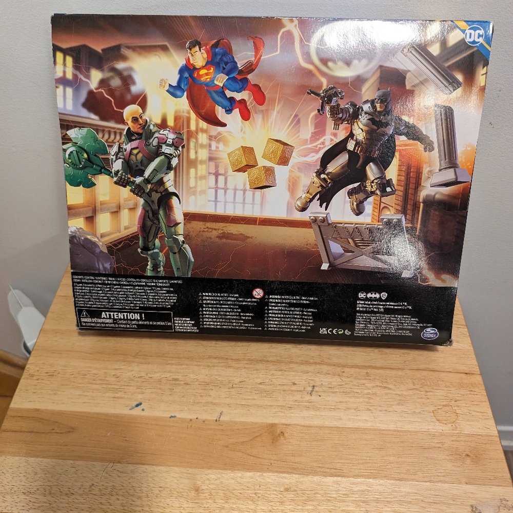 DC PLAYSETS - Picture 2 of 2